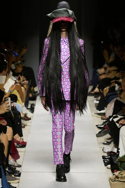 Look 3